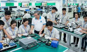 Việc hỗ trợ người sử dụng lao động đào tạo, bồi dưỡng, nâng cao trình độ kỹ năng nghề để duy trì việc làm cho người lao động tham gia bảo hiểm thất nghiệp được quy định như thế nào?